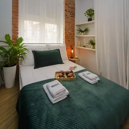 Maya's Flats & 36 - Chlebnicka Old Town Apartment Gdansk